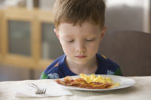 niño mal comedor 